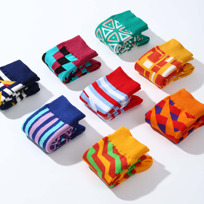 Lot de chaussettes fantaisie Chollala avec motifs géométriques et rayures colorées, modèles assortis au style moderne et original.